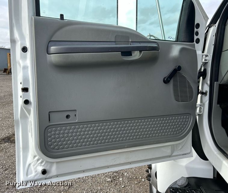 image for item KH9638 2010 Ford F750 Super Duty XL  Crew Cab utility / service truck