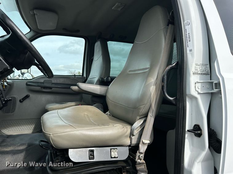 image for item KH9638 2010 Ford F750 Super Duty XL  Crew Cab utility / service truck