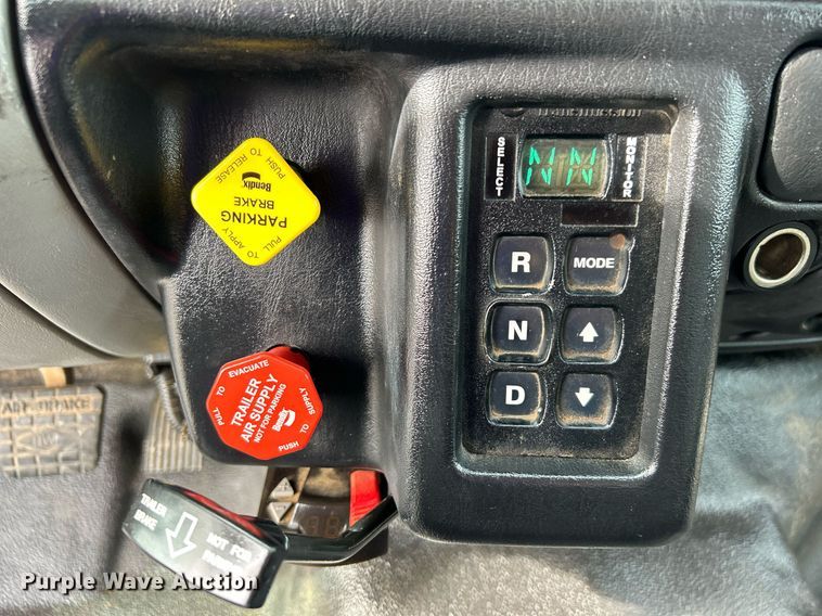 image for item KH9638 2010 Ford F750 Super Duty XL  Crew Cab utility / service truck