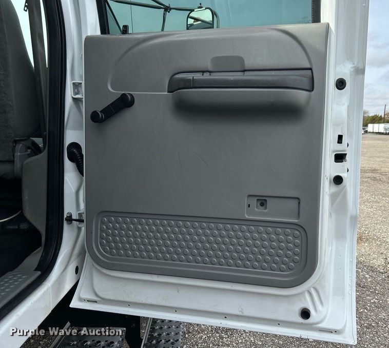 image for item KH9638 2010 Ford F750 Super Duty XL  Crew Cab utility / service truck