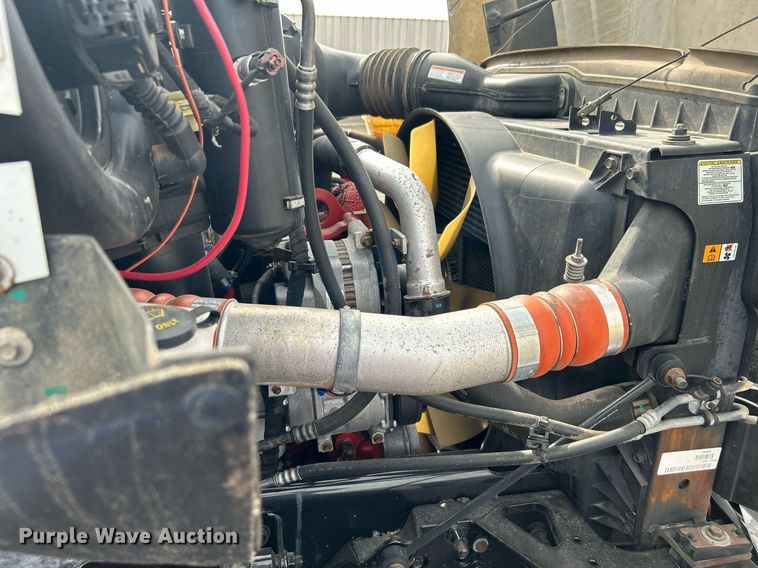 image for item KH9638 2010 Ford F750 Super Duty XL  Crew Cab utility / service truck