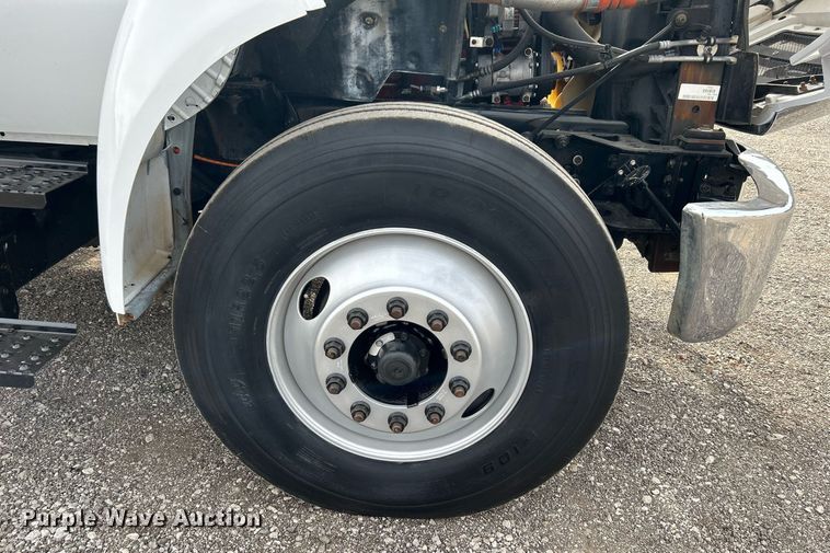 image for item KH9638 2010 Ford F750 Super Duty XL  Crew Cab utility / service truck