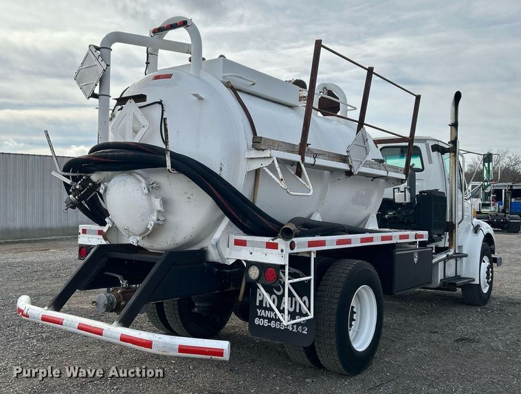 image for item KH9639 2005 Sterling Acterra  vacuum truck