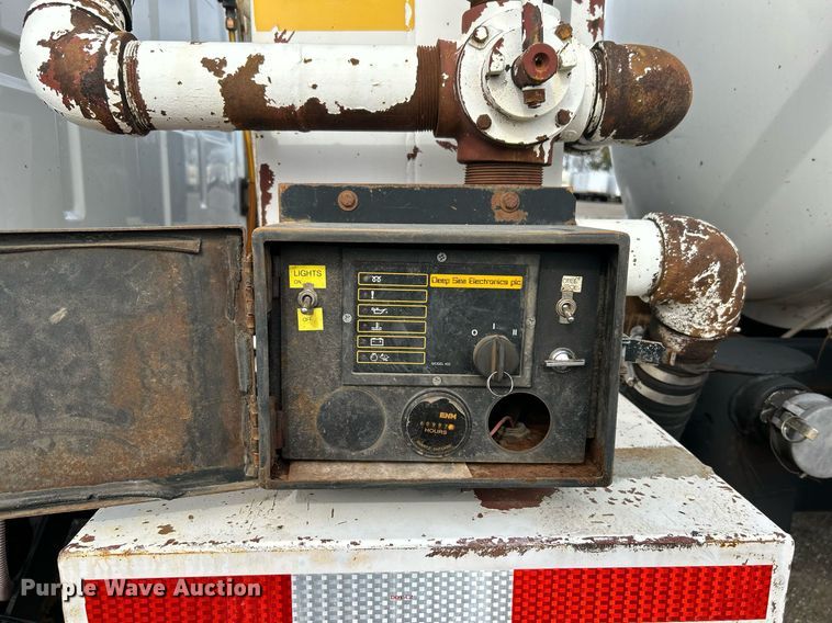 image for item KH9639 2005 Sterling Acterra  vacuum truck