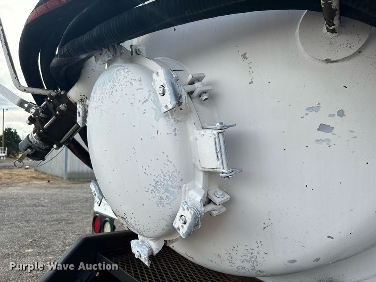 image for item KH9639 2005 Sterling Acterra  vacuum truck