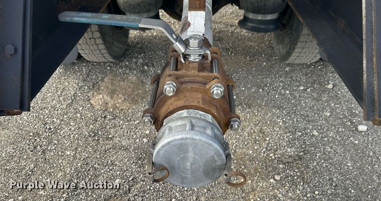 image for item KH9639 2005 Sterling Acterra  vacuum truck