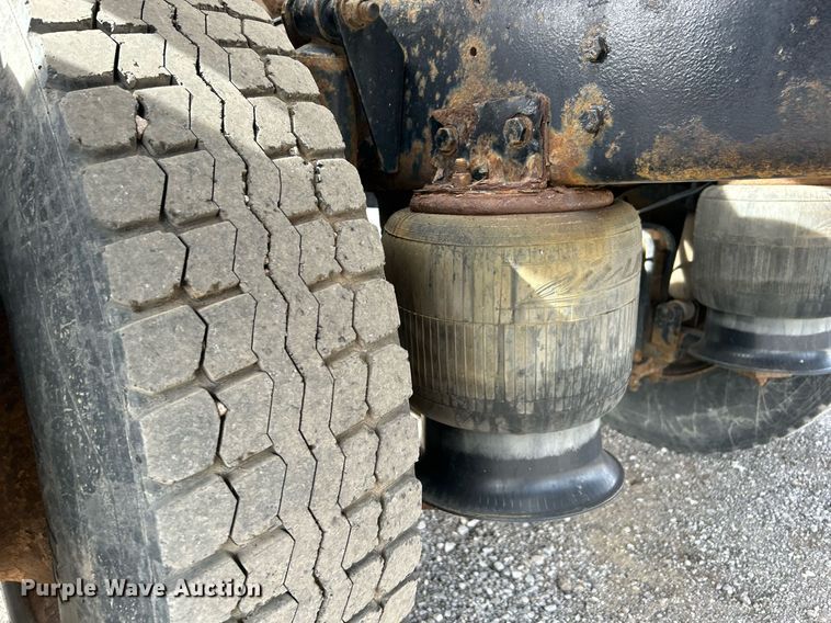 image for item KH9639 2005 Sterling Acterra  vacuum truck