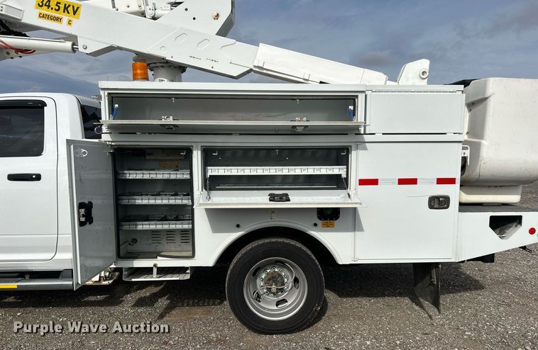 image for item KH9640 2015 Dodge Ram 5500HD  bucket truck
