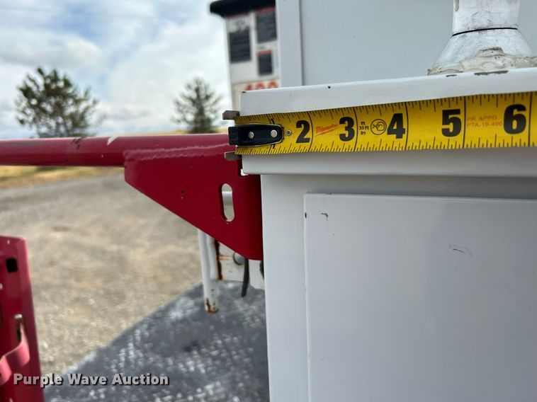 image for item KH9640 2015 Dodge Ram 5500HD  bucket truck