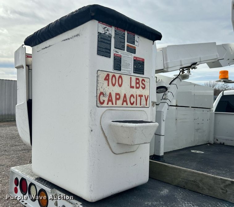 image for item KH9640 2015 Dodge Ram 5500HD  bucket truck