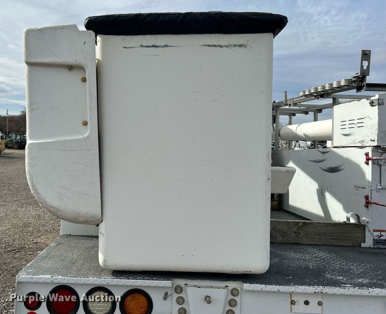 image for item KH9640 2015 Dodge Ram 5500HD  bucket truck