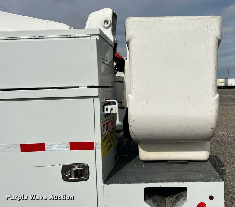 image for item KH9640 2015 Dodge Ram 5500HD  bucket truck