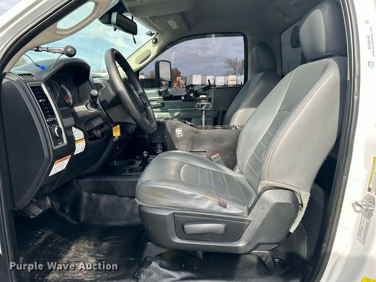 image for item KH9640 2015 Dodge Ram 5500HD  bucket truck