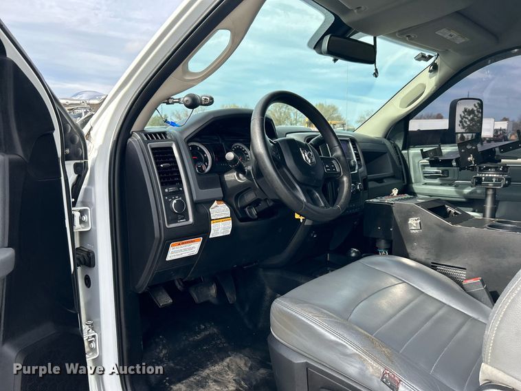 image for item KH9640 2015 Dodge Ram 5500HD  bucket truck