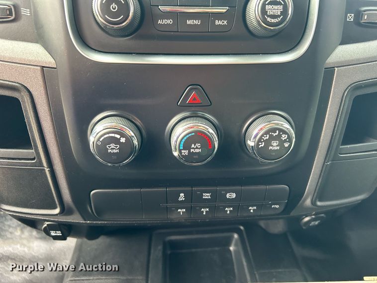 image for item KH9640 2015 Dodge Ram 5500HD  bucket truck