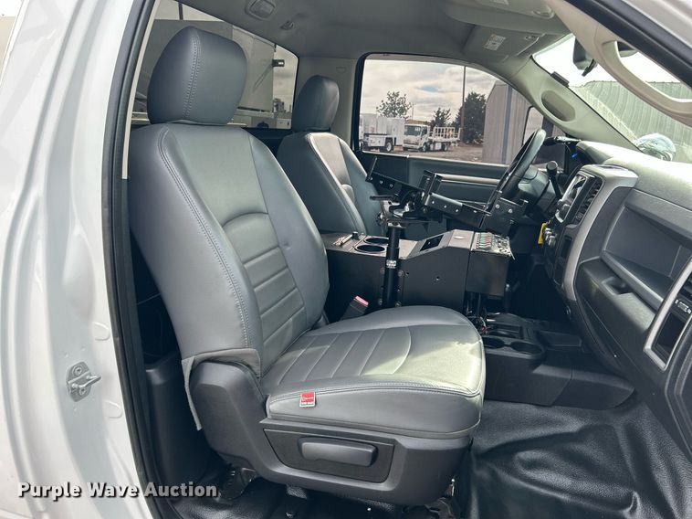 image for item KH9640 2015 Dodge Ram 5500HD  bucket truck