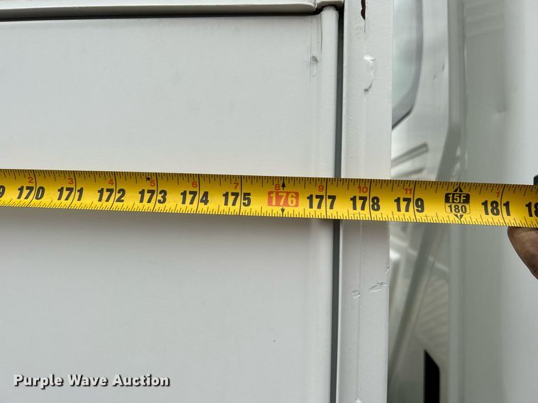 image for item KH9647 2003 International 4400  utility / service truck