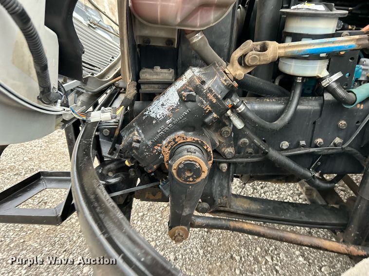 image for item KH9647 2003 International 4400  utility / service truck