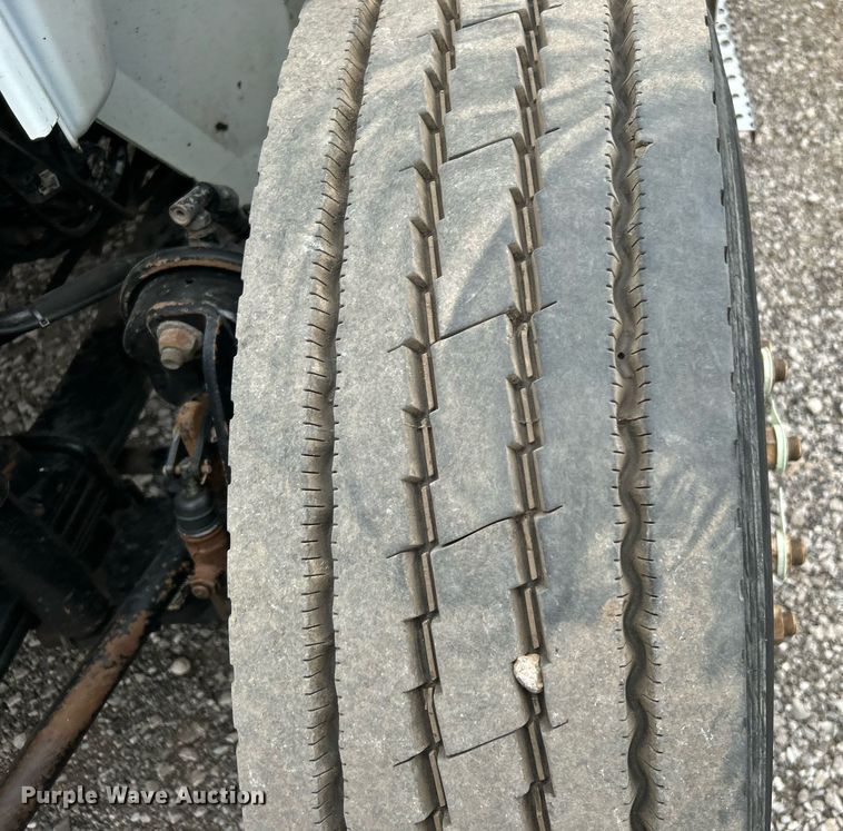 image for item KH9647 2003 International 4400  utility / service truck