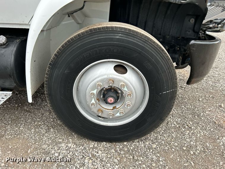 image for item KH9647 2003 International 4400  utility / service truck