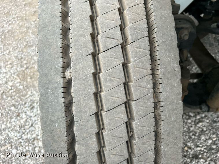 image for item KH9647 2003 International 4400  utility / service truck