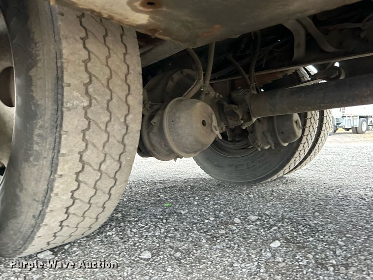 image for item KH9647 2003 International 4400  utility / service truck