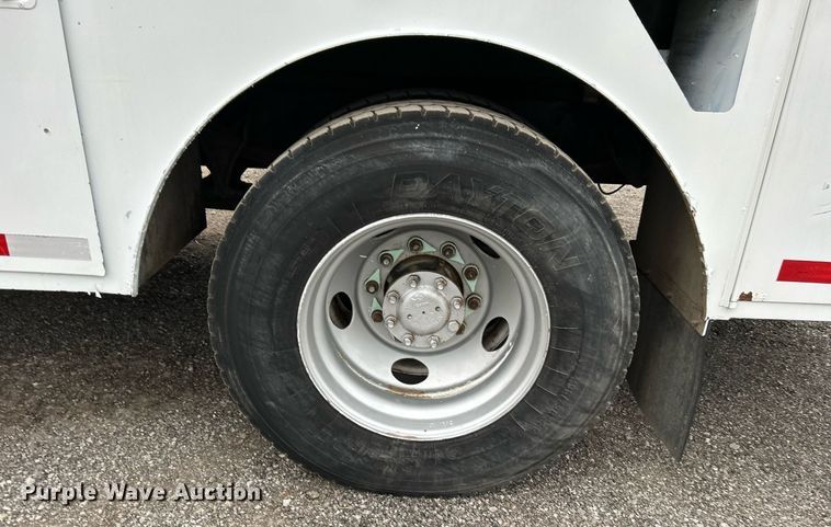 image for item KH9647 2003 International 4400  utility / service truck