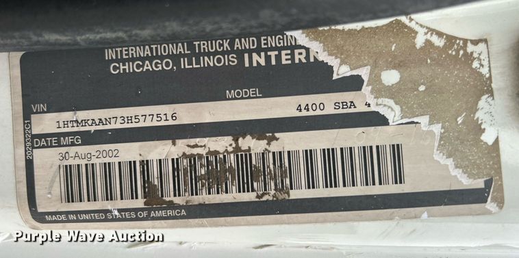 image for item KH9647 2003 International 4400  utility / service truck