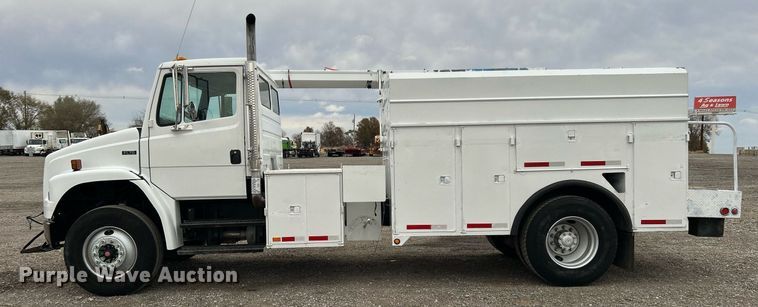 image for item KH9648 2003 Freightliner FL70  utility / service truck