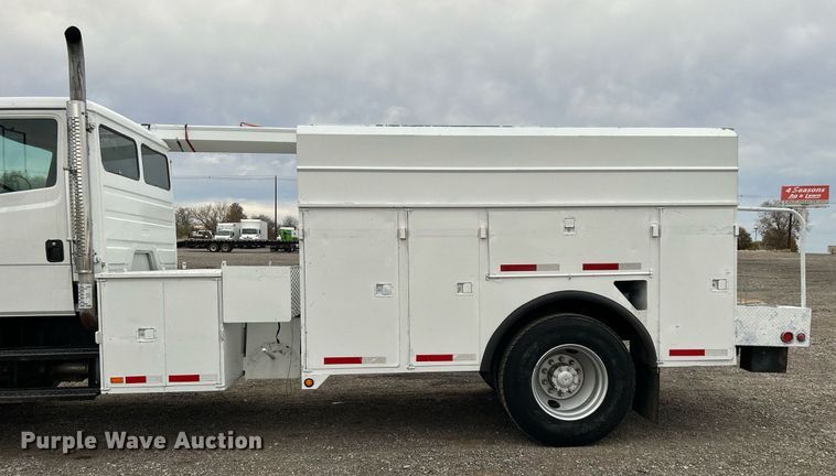 image for item KH9648 2003 Freightliner FL70  utility / service truck