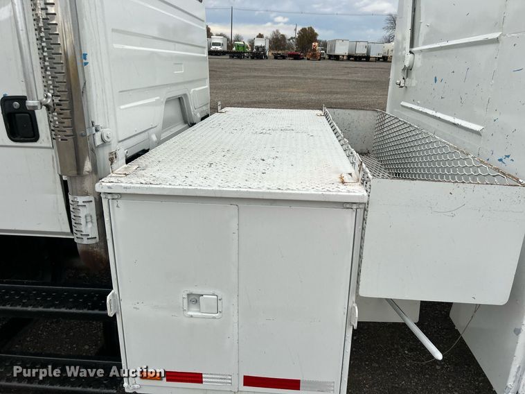 image for item KH9648 2003 Freightliner FL70  utility / service truck