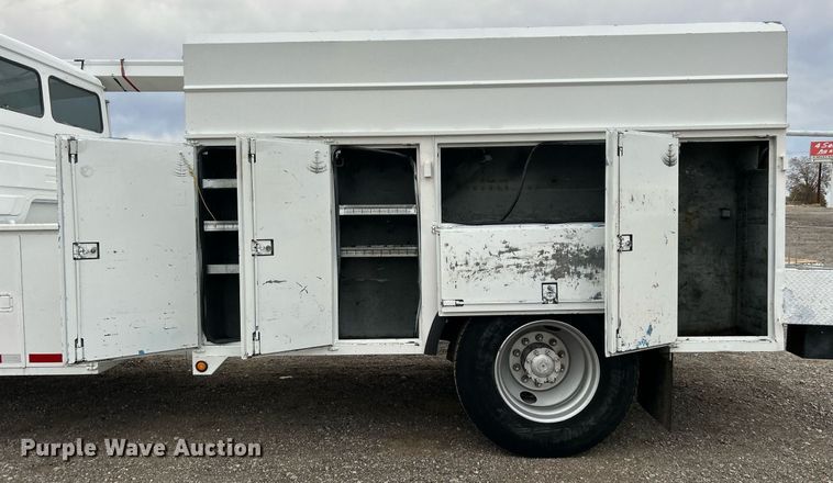 image for item KH9648 2003 Freightliner FL70  utility / service truck