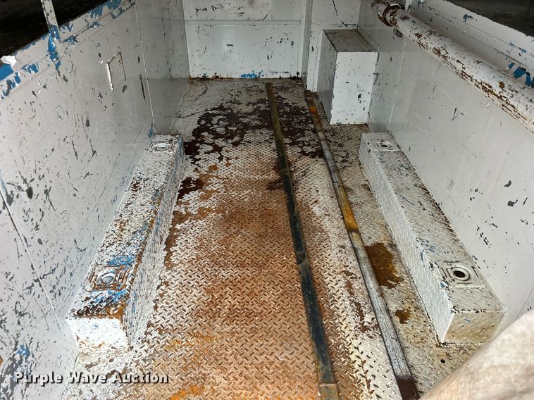 image for item KH9648 2003 Freightliner FL70  utility / service truck