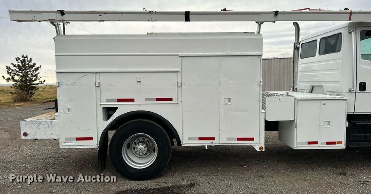 image for item KH9648 2003 Freightliner FL70  utility / service truck