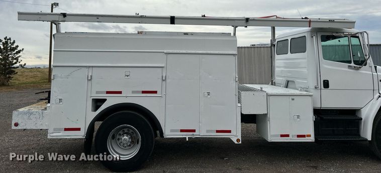 image for item KH9648 2003 Freightliner FL70  utility / service truck