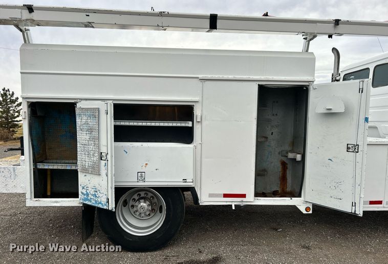 image for item KH9648 2003 Freightliner FL70  utility / service truck