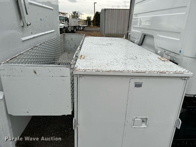 image for item KH9648 2003 Freightliner FL70  utility / service truck