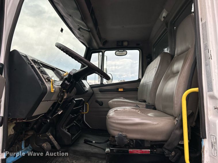 image for item KH9648 2003 Freightliner FL70  utility / service truck