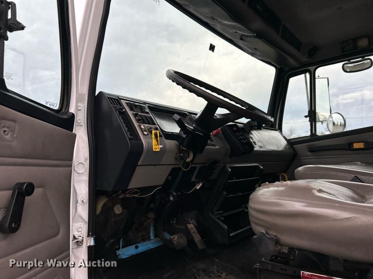 image for item KH9648 2003 Freightliner FL70  utility / service truck