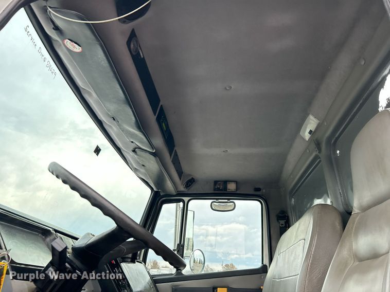 image for item KH9648 2003 Freightliner FL70  utility / service truck