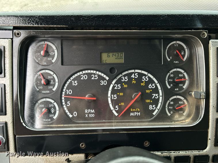 image for item KH9648 2003 Freightliner FL70  utility / service truck