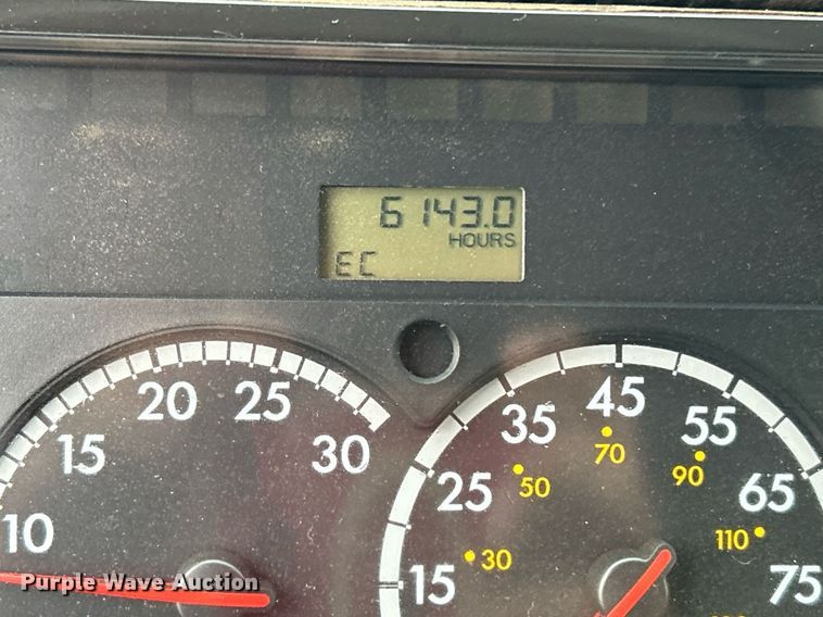 image for item KH9648 2003 Freightliner FL70  utility / service truck