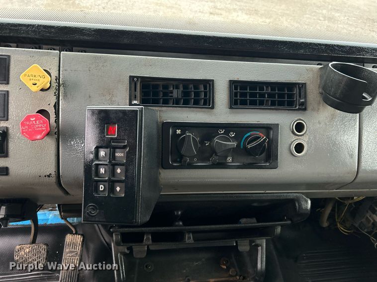 image for item KH9648 2003 Freightliner FL70  utility / service truck