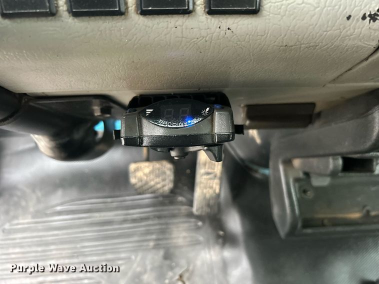 image for item KH9648 2003 Freightliner FL70  utility / service truck