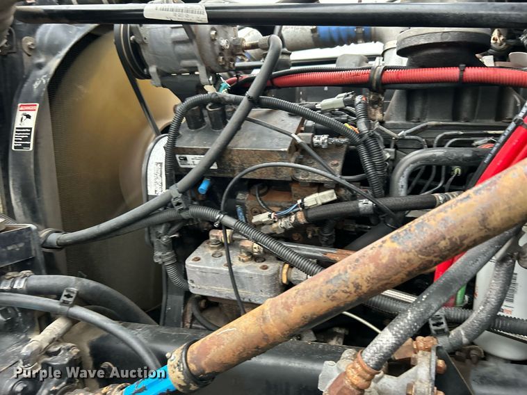 image for item KH9648 2003 Freightliner FL70  utility / service truck