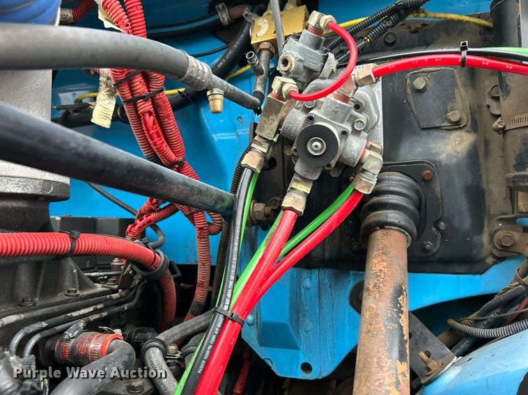 image for item KH9648 2003 Freightliner FL70  utility / service truck