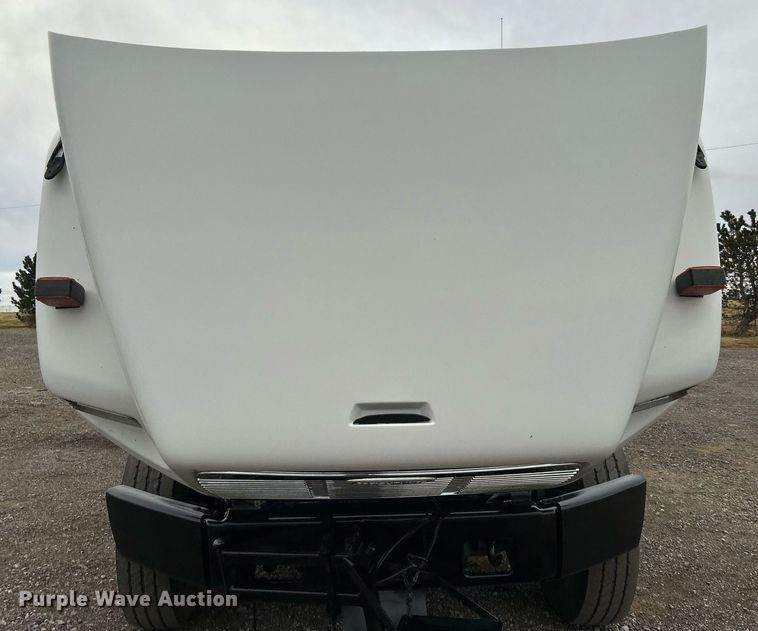 image for item KH9648 2003 Freightliner FL70  utility / service truck