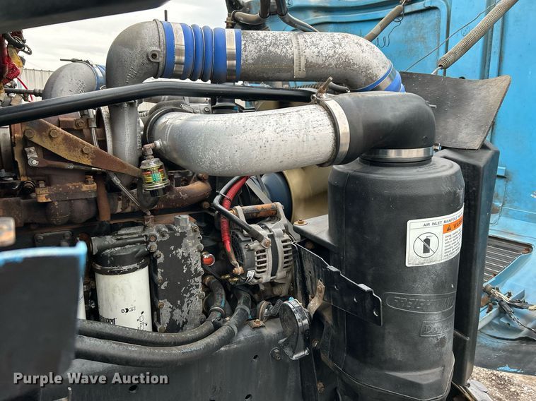 image for item KH9648 2003 Freightliner FL70  utility / service truck