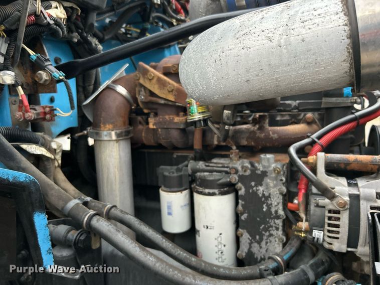 image for item KH9648 2003 Freightliner FL70  utility / service truck