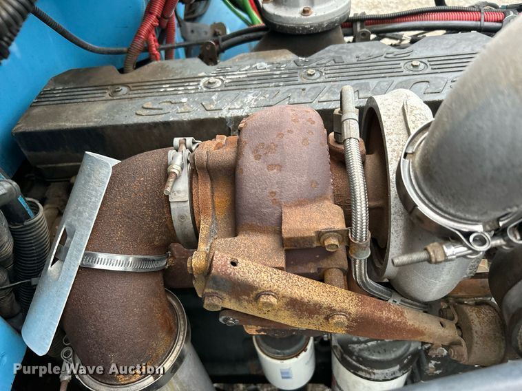 image for item KH9648 2003 Freightliner FL70  utility / service truck